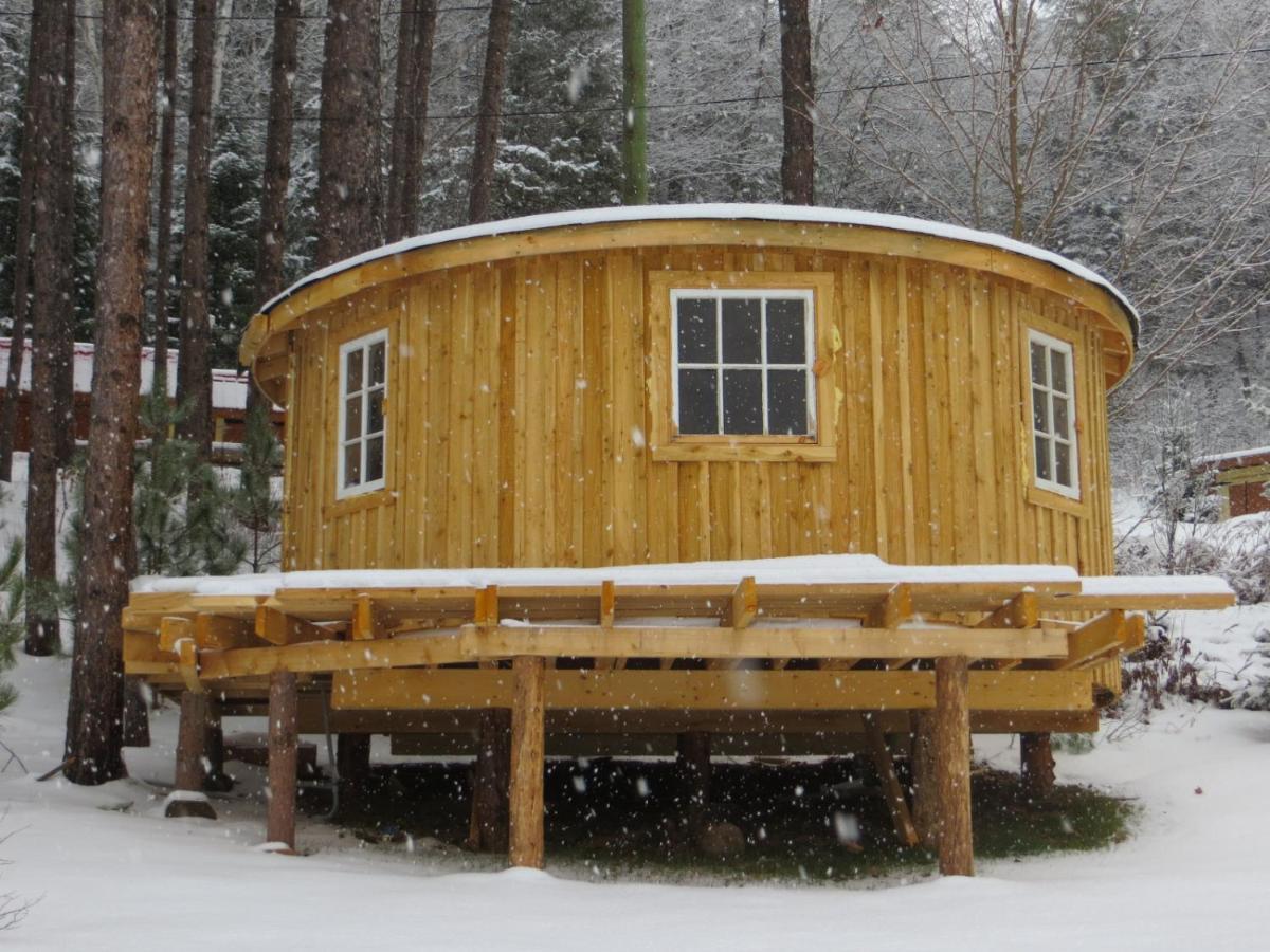 La Maison Sous Les Arbres Saint Roch de Mekinac Exterior photo
