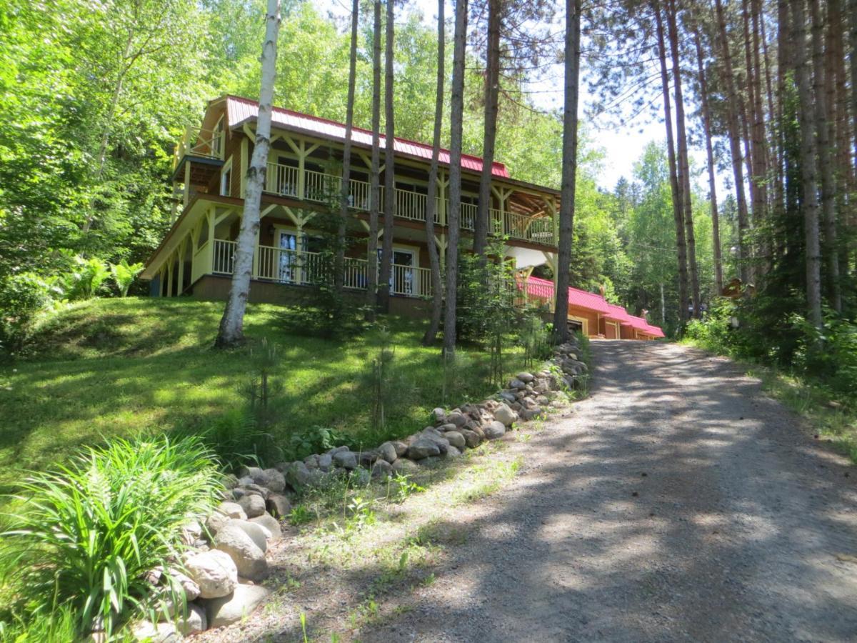 La Maison Sous Les Arbres Saint Roch de Mekinac Exterior photo