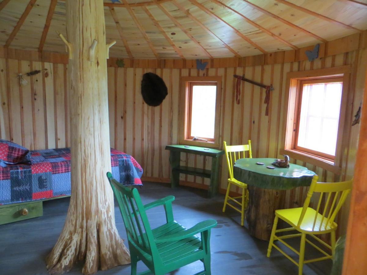 La Maison Sous Les Arbres Saint Roch de Mekinac Exterior photo